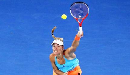 Top seed Kerber stunned by American Vandeweghe