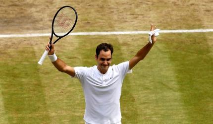 Record-breaking Federer goes past Sampras, Renshaw