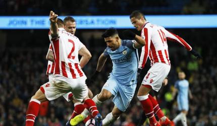 Manchester City drop crucial points at home against Stoke