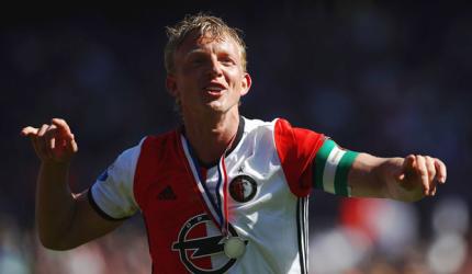 Former Livepool footballer Kuyt hangs his boots