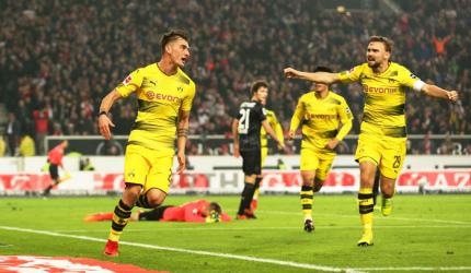 Football Briefs: Dortmund lose at Stuttgart; Coleman for Sunderland job