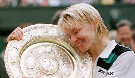 Former Wimbledon champion Jana Novotna dies