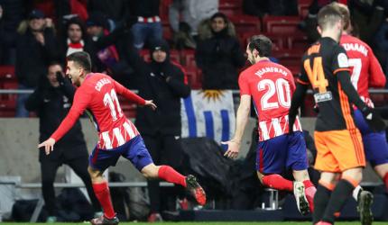 Football Briefs: Atletico close gap on Barca after Espanyol draw