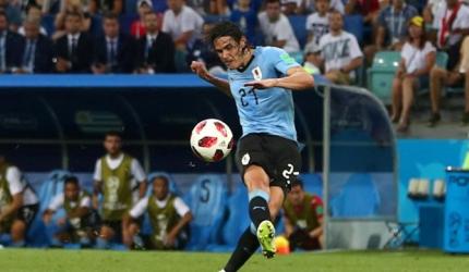 Uruguay hoping swollen calf will not keep Cavani out of France game