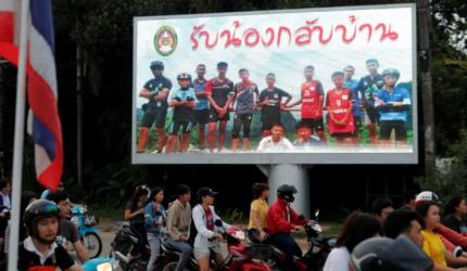 World soccer toasts Thai cave boys' rescue