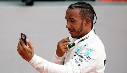 'Perfectionist' Hamilton says he will be last to crack on track