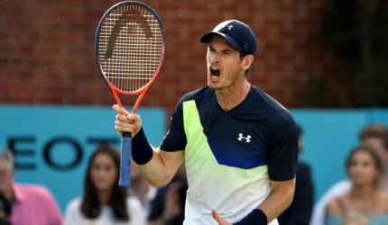 Tennis: Murray's comeback ends in defeat; Federer cruises