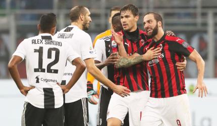 Football Extras: Higuain apologises after send-off in Milan loss