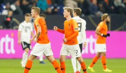 UEFA Nations League: Late goals earn Dutch spot in finals