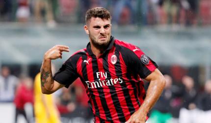 Football Briefs: Last-gasp Cutrone goal gives Milan 2-1 win over Roma