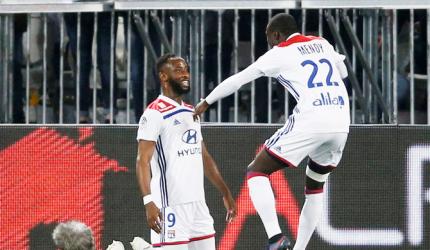 Football Extras: Lyon edge Bordeaux 3-2