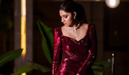 Sania Mirza's sister replicates Kareena's maroon gown