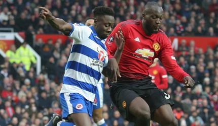 FA Cup: United ease past Reading; Chelsea's Fabregas misses penalty 