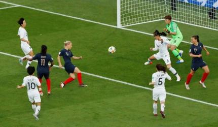 PICS: France thrash Korea in women's World Cup opener