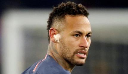 Brazil players back rape-accused Neymar