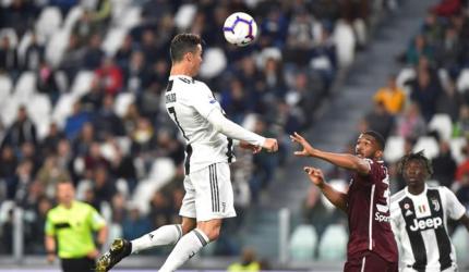 Soccer Extras: Late Ronaldo goal foils Torino