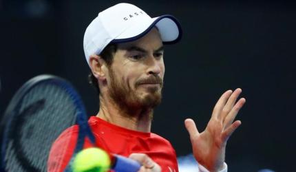 Battling Murray to take on Wawrinka in Antwerp final