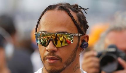 Hamilton feels Ferrari are hungrier than Mercedes