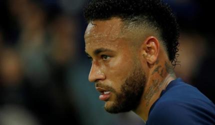 Extras: Neymar revisits Barca, but for legal dispute