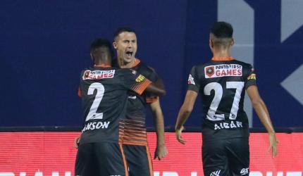 ISL: Goa pip Hyderabad 2-1, end year on a high