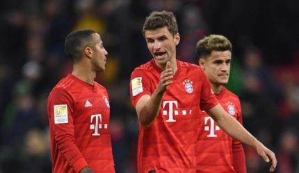 Soccer PIX: Bayern stay top; PSG tame Lyon