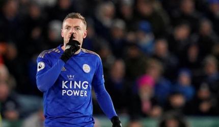 Vardy back among goals as Leicester rout Villa