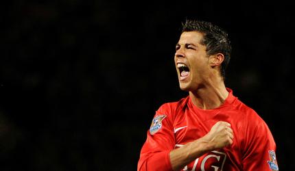 It's official! Ronaldo moves back to Manchester United