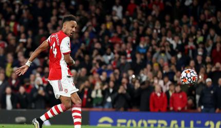 Aubameyang stripped of captaincy by Arsenal 