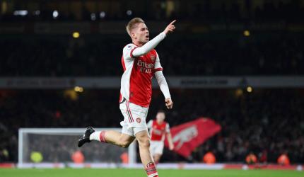 Soccer PIX: Arsenal down West Ham in derby