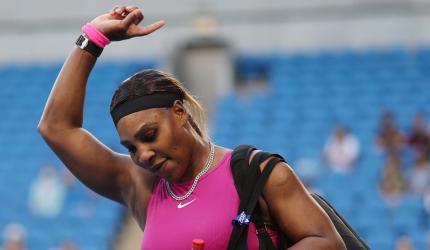 Serena sizzles after Barty scripts hard-fought win