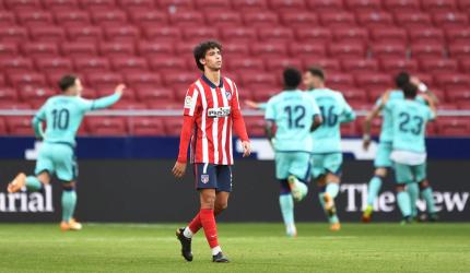 Europe soccer PICS: Atletico, Bayern stunned