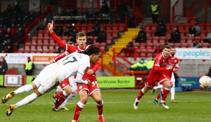 FA Cup: Crawley stun Leeds; Spurs, Chelsea, City cruise