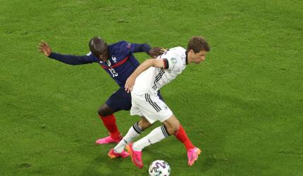 Euro: Pogba stars while Kante knits France together