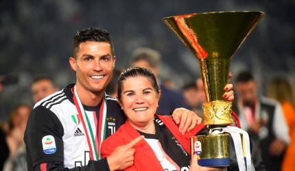 Mum hopes to convince Ronaldo to join Portuguese club