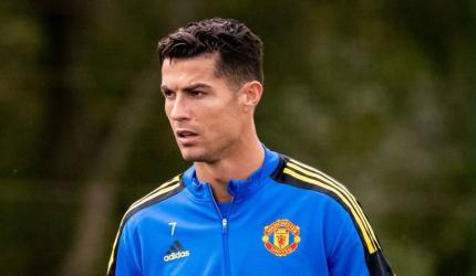 Cristiano Ronaldo's newborn twin boy dies