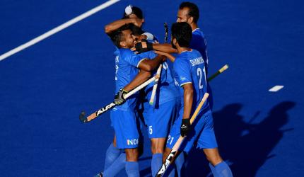 Australia stand in between men's hockey and CWG gold