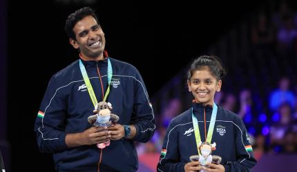 Sharath-Akula win CWG mixed doubles TT gold