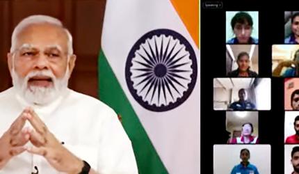 Modi gives success mantra to India's CWG contingent