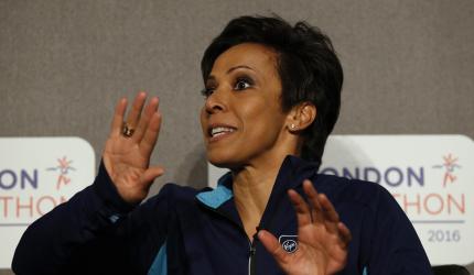 British Olympic champ Kelly Holmes reveals she is gay