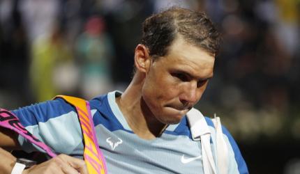 Nadal knocked out; Swiatek wins 25th straight match