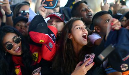 Fan at Aus F1 GP left bleeding after hit by car debris