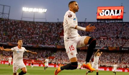 Europa PIX: Sevilla stun Man Utd; Roma, Juve progress