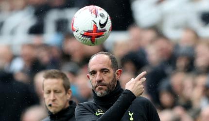 Spurs sack Stellini; Mason to take charge