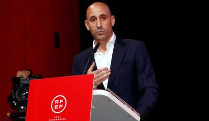 Spain's soccer federation stands by its chief Rubiales