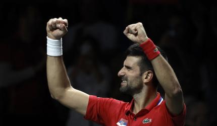 Djoko sends Serbia into Davis Cup semi against Italy