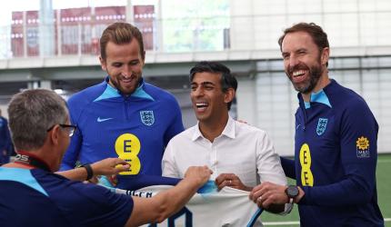 What's Rishi Sunak doing with Harry Kane?