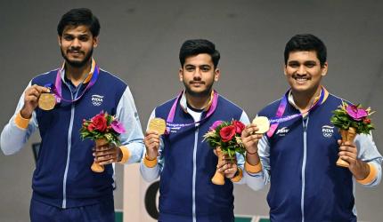 Asian Games: India shooters win gold with WR score!