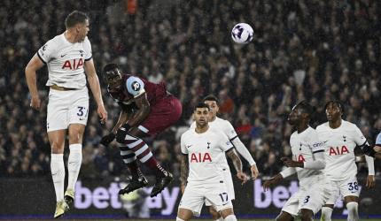 EPL: Spurs' top four hopes dented