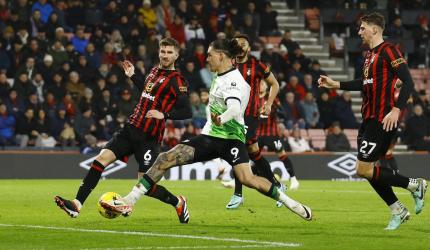 Liverpool breeze past Bournemouth