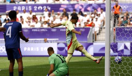 Olympics soccer: France struggle; Spain, Japan in QF